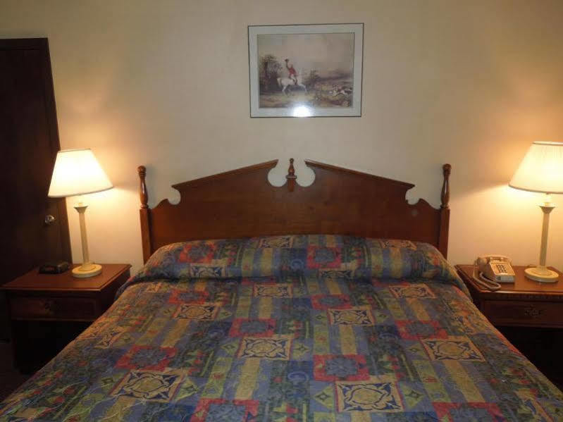 Knights Inn Endwell Bagian luar foto