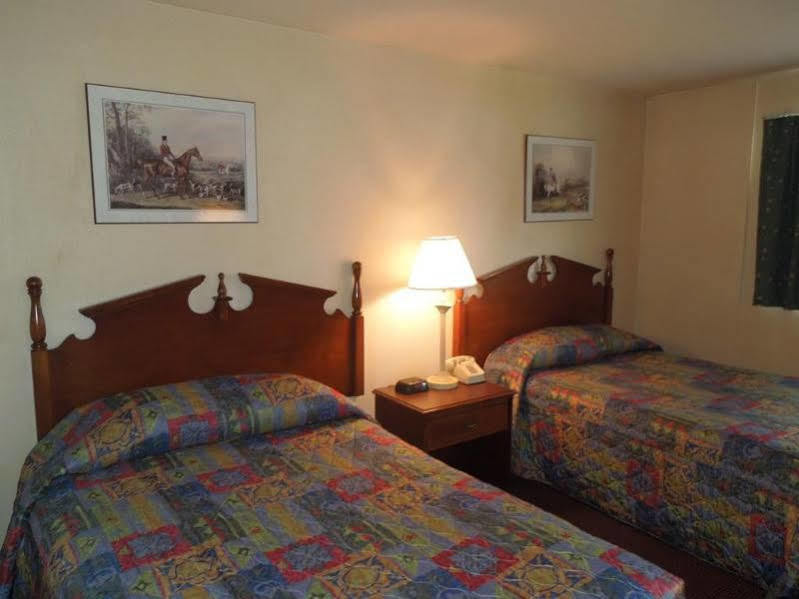 Knights Inn Endwell Bagian luar foto
