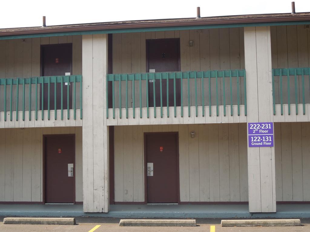 Knights Inn Endwell Bagian luar foto