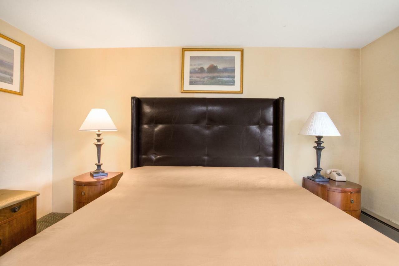Knights Inn Endwell Bagian luar foto